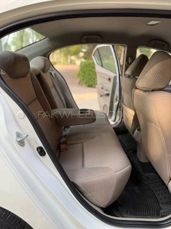 Honda City 2016 for Sale in Lahore Honda City 2016 for Sale in Lahore Image-10