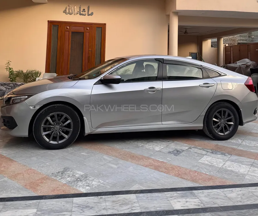 Honda Civic 2020 for Sale in Faisalabad Honda Civic 2020 for Sale in Faisalabad Image-10