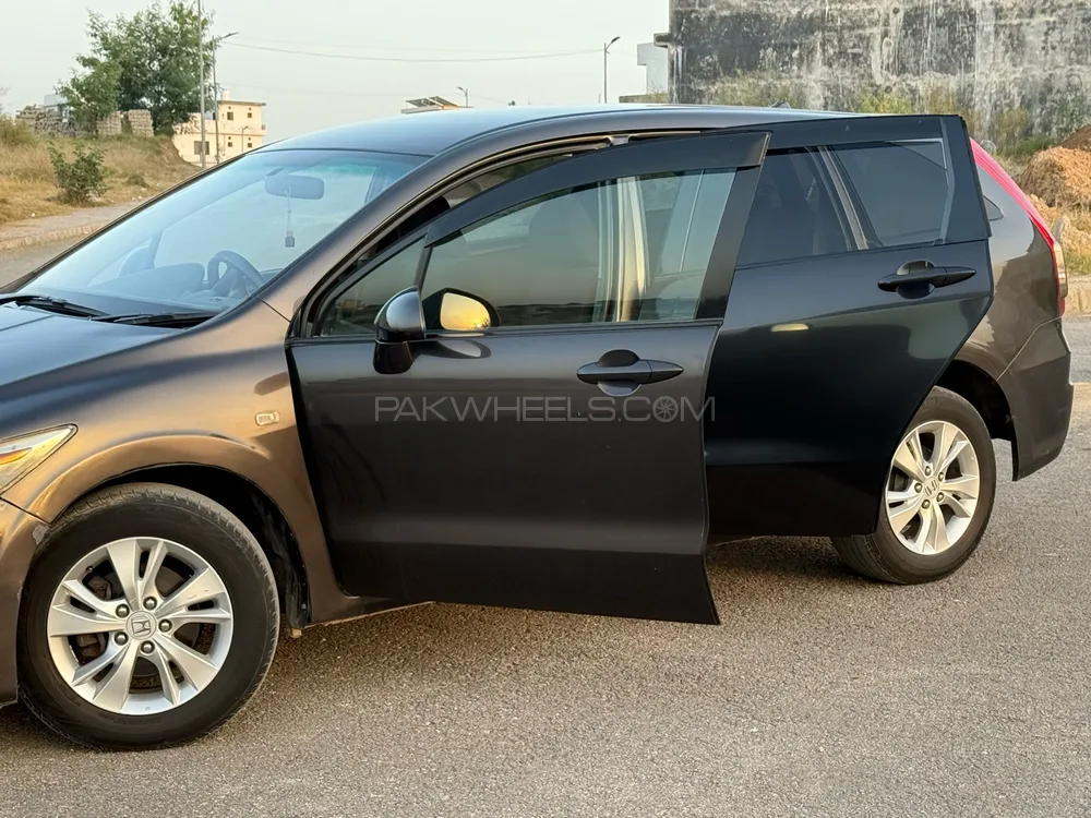 Honda Stream 2007 for Sale in Rawalpindi Honda Stream 2007 for Sale in Rawalpindi Image-4