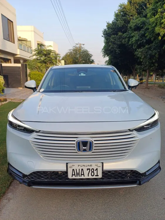 Honda Vezel 2021 for Sale in Multan Image-1