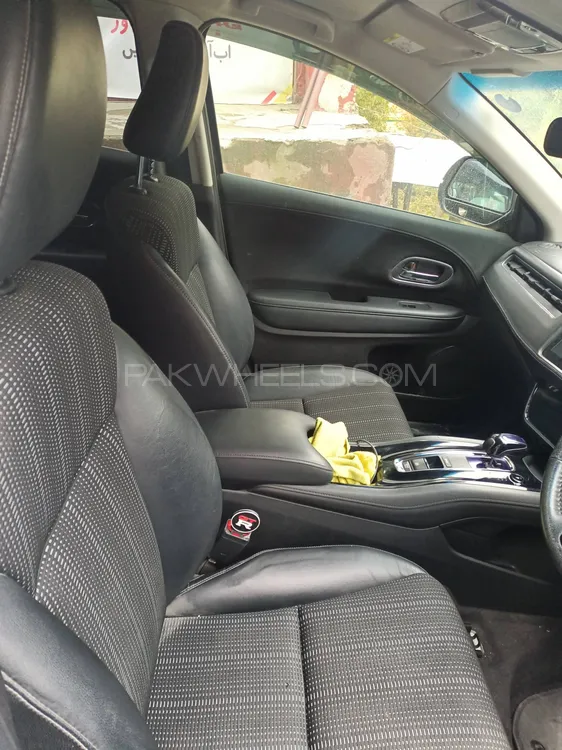 Honda Vezel 2014 for Sale in Dir Honda Vezel 2014 for Sale in Dir Image-5