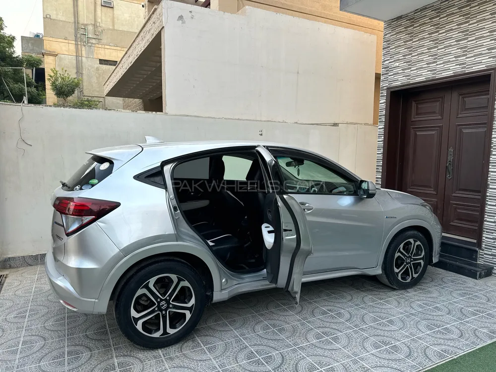 Honda Vezel 2014 for Sale in Karachi Honda Vezel 2014 for Sale in Karachi Image-13