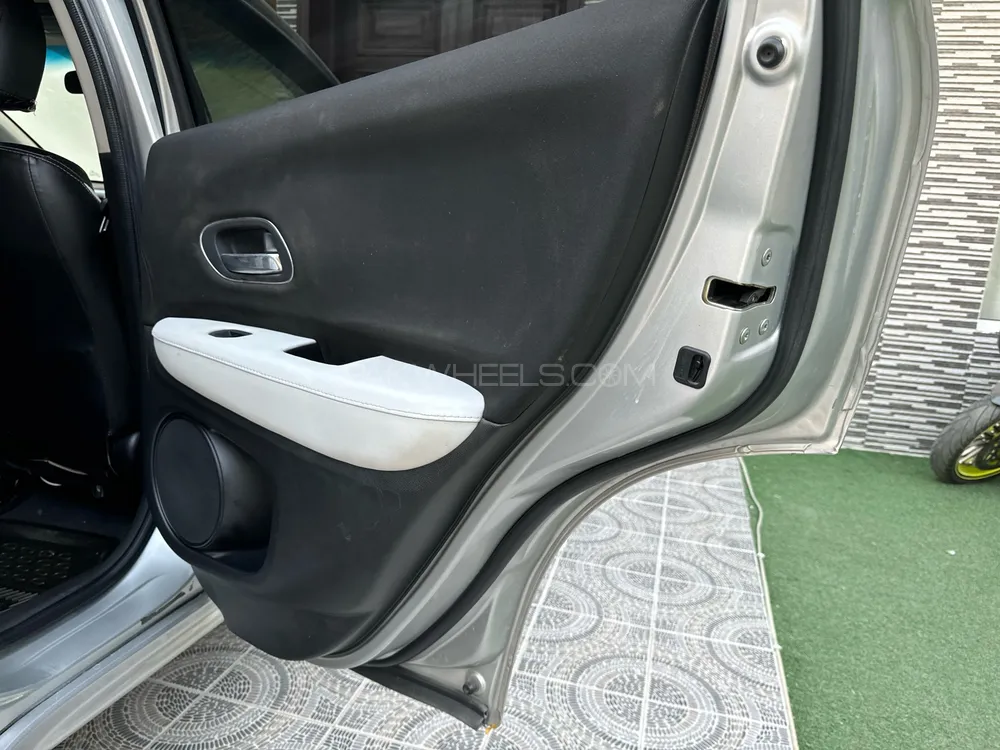 Honda Vezel 2014 for Sale in Karachi Honda Vezel 2014 for Sale in Karachi Image-14