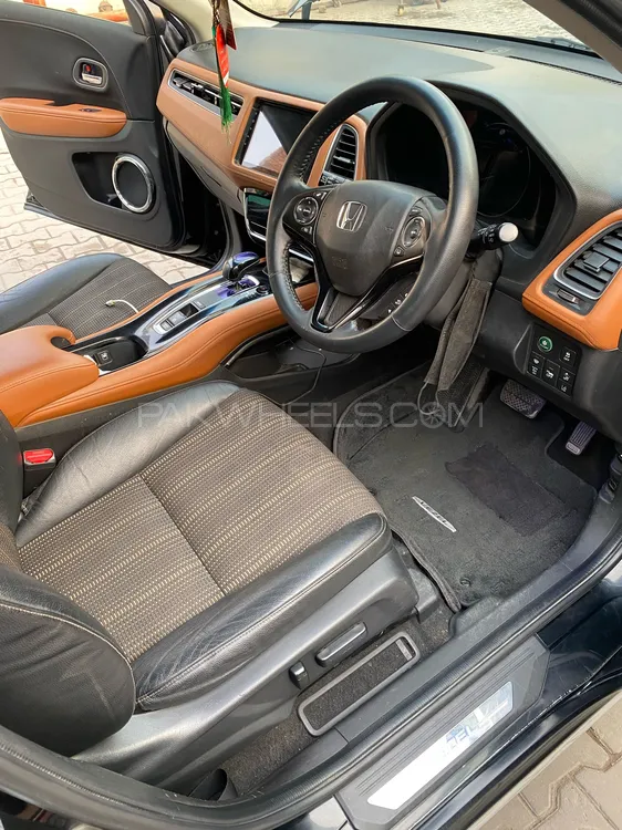 Honda Vezel 2016 for Sale in Lahore Honda Vezel 2016 for Sale in Lahore Image-6