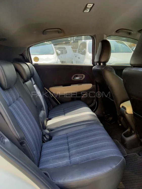 Honda Vezel 2016 for Sale in Karachi Honda Vezel 2016 for Sale in Karachi Image-9