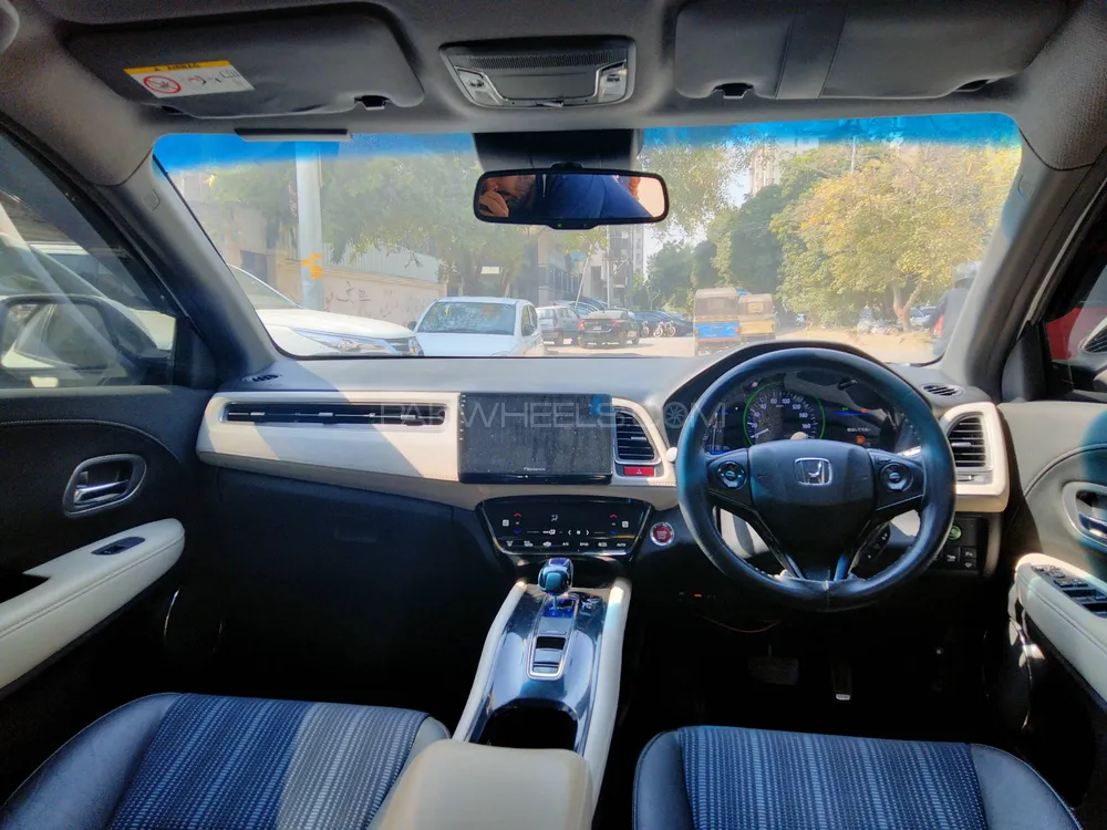 Honda Vezel 2016 for Sale in Karachi Honda Vezel 2016 for Sale in Karachi Image-12