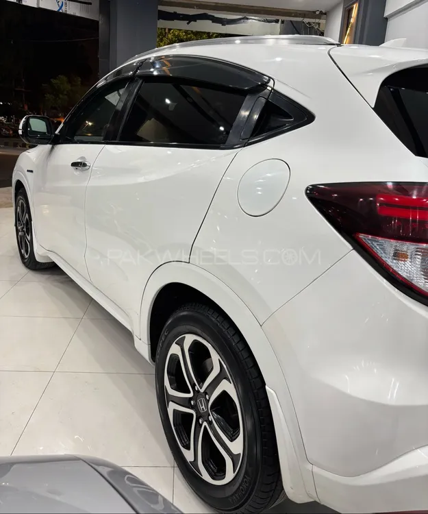Honda Vezel 2016 for Sale in Karachi Honda Vezel 2016 for Sale in Karachi Image-9