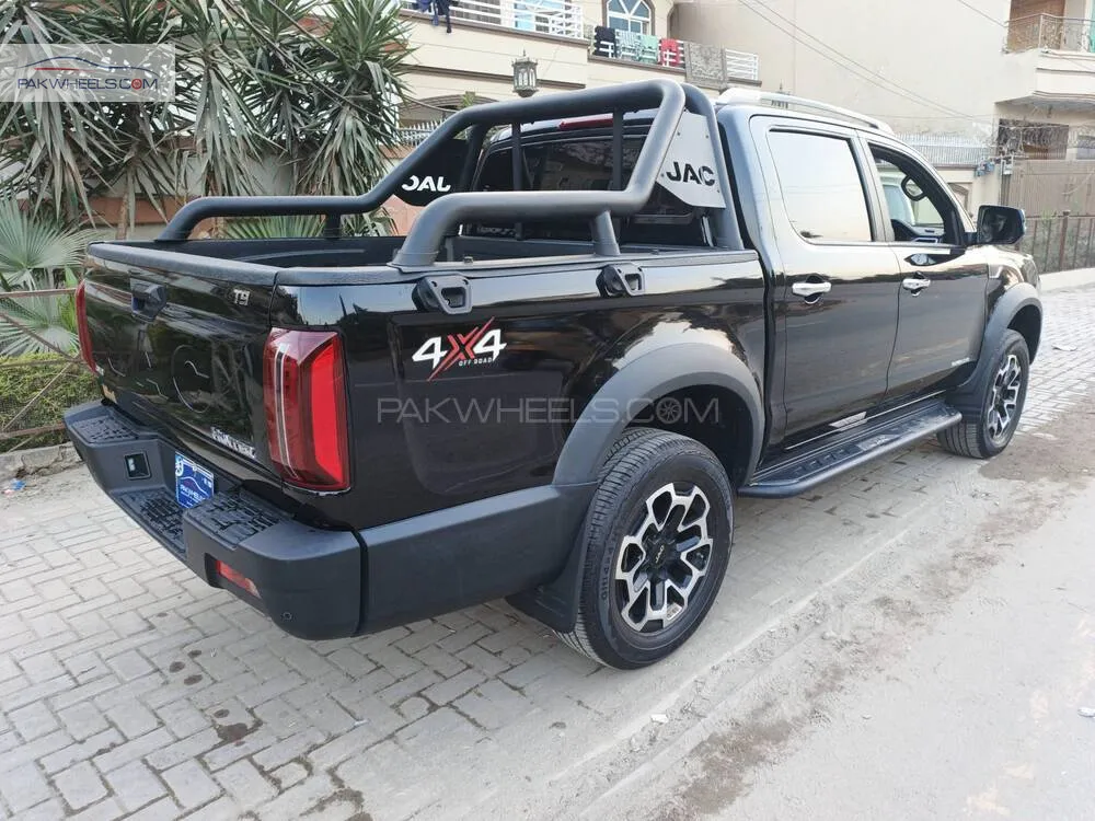 JAC T9 2025 for Sale in Rawalpindi JAC T9 2025 for Sale in Rawalpindi Image-4