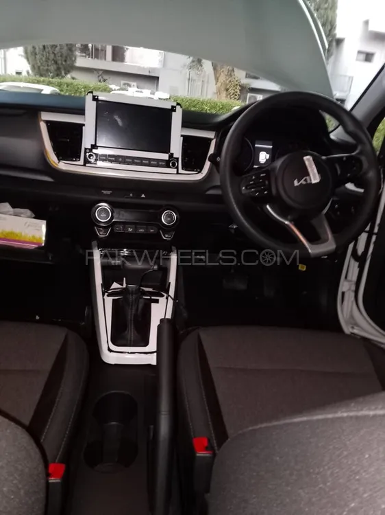 KIA Stonic 2025 for Sale in Rawalpindi KIA Stonic 2025 for Sale in Rawalpindi Image-12