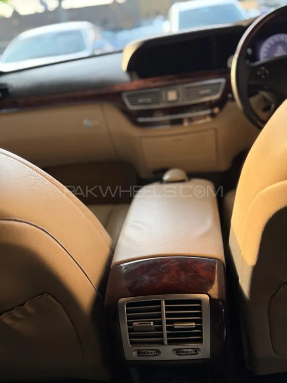 Mercedes Benz S Class 2008 for Sale in Peshawar Mercedes Benz S Class 2008 for Sale in Peshawar Image-17