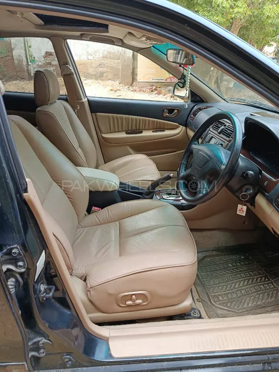 مٹسوبیشی گلینٹ 2005 for Sale in کراچی مٹسوبیشی گلینٹ 2005 for Sale in کراچی Image-11