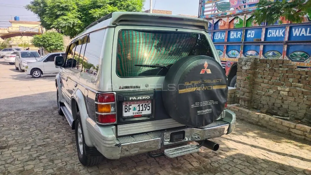 Mitsubishi Pajero 1992 for Sale in Karachi Image-1