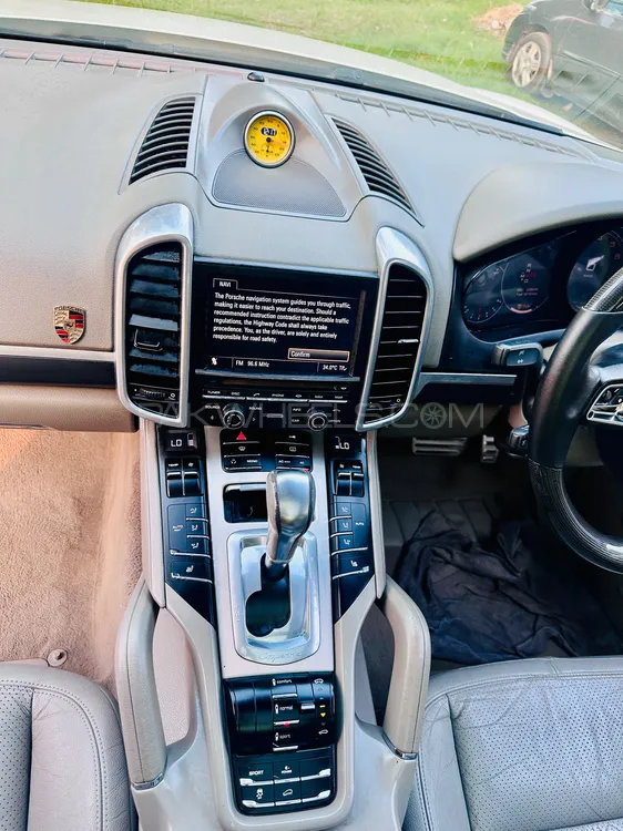 پورشے کائین 2011 for Sale in فیصل آباد پورشے کائین 2011 for Sale in فیصل آباد Image-11