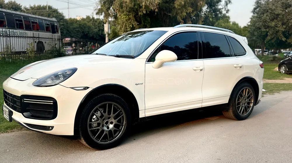 پورشے کائین 2011 for Sale in فیصل آباد پورشے کائین 2011 for Sale in فیصل آباد Image-17