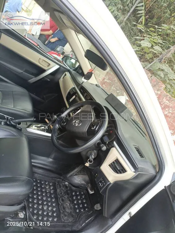 Toyota Corolla 2017 for Sale in Lahore Toyota Corolla 2017 for Sale in Lahore Image-10