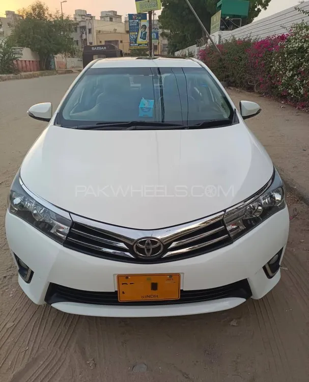 Toyota Corolla 2015 for Sale in Karachi Image-1