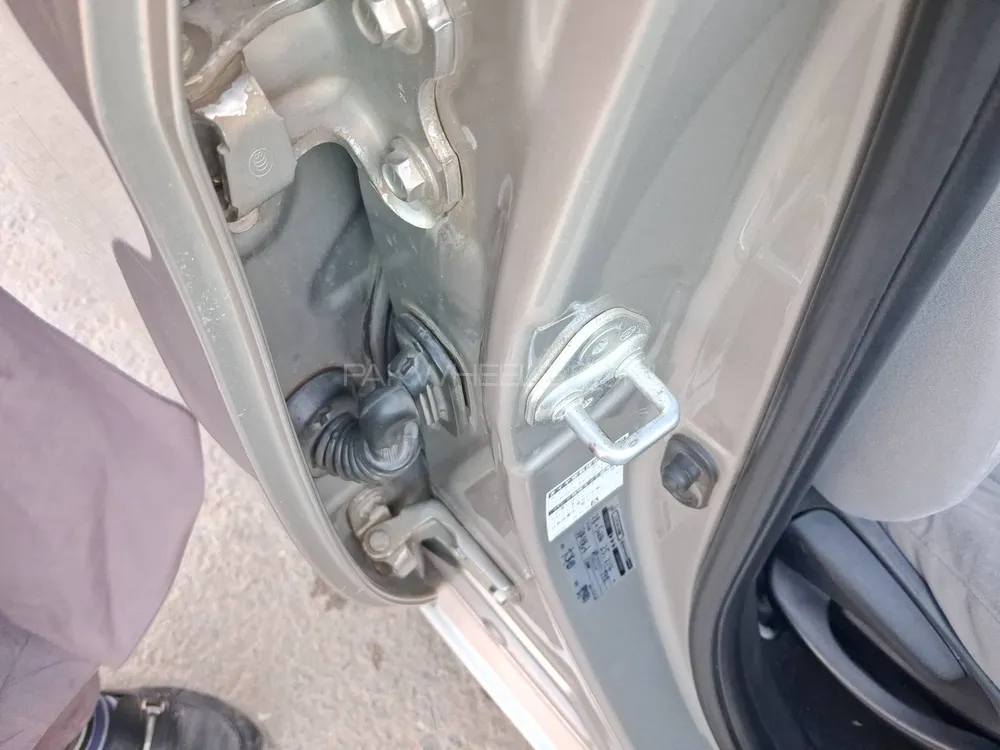 Toyota Corolla Axio 2013 for Sale in Sargodha Toyota Corolla Axio 2013 for Sale in Sargodha Image-2