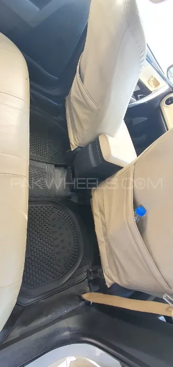 Toyota Corolla 2017 for Sale in Farooqabad Toyota Corolla 2017 for Sale in Farooqabad Image-3