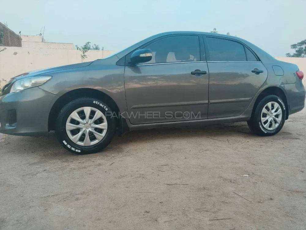 Toyota Corolla 2013 for Sale in Peshawar Toyota Corolla 2013 for Sale in Peshawar Image-9