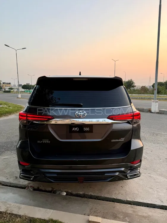 Toyota Fortuner 2017 for Sale in Gujranwala Toyota Fortuner 2017 for Sale in Gujranwala Image-2