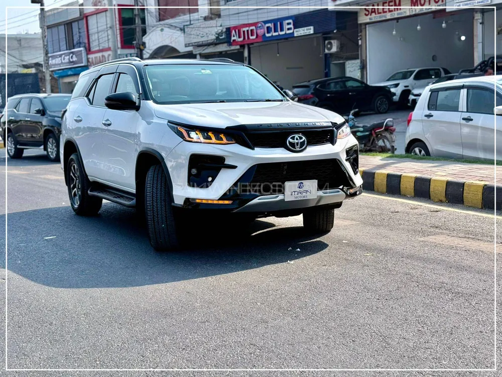 Toyota Fortuner 2018 for Sale in Lahore Image-1