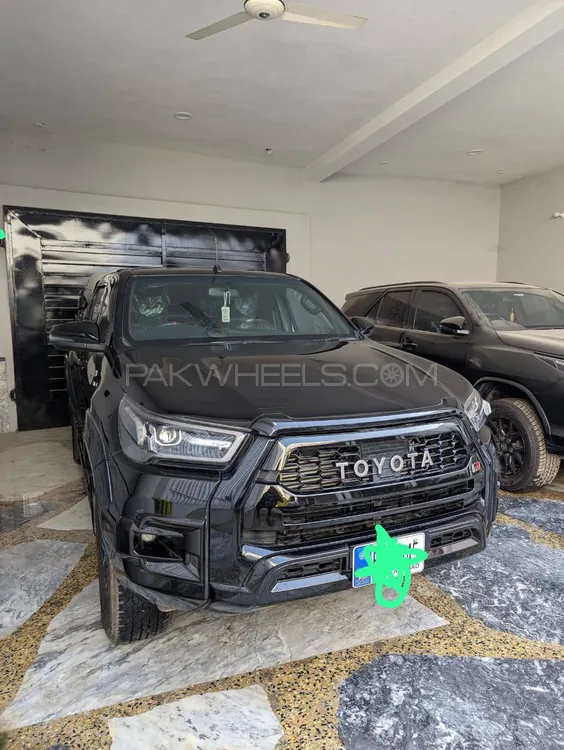Toyota Hilux 2025 for Sale in Lahore Image-1
