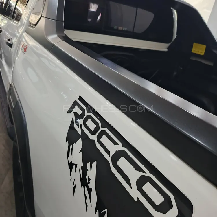Toyota Hilux 2022 for Sale in Lahore Toyota Hilux 2022 for Sale in Lahore Image-9