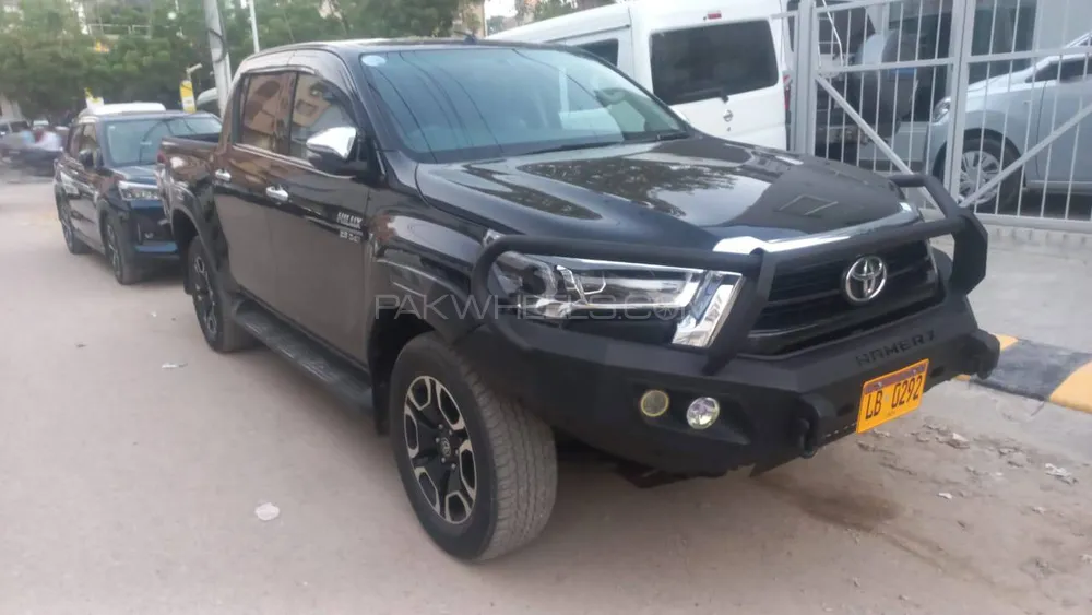 Toyota Hilux 2021 for Sale in Karachi Image-1