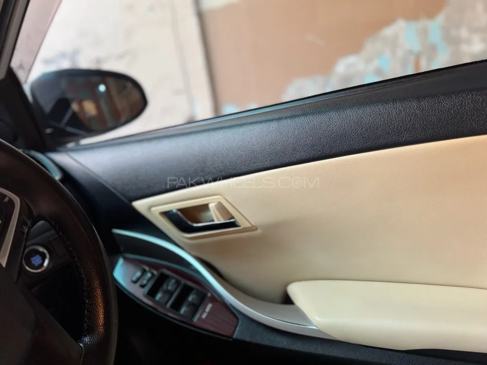 Toyota Premio 2017 for Sale in Islamabad Toyota Premio 2017 for Sale in Islamabad Image-9