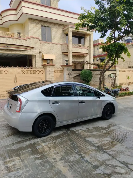 Toyota Prius 2012 for Sale in Islamabad Image-1