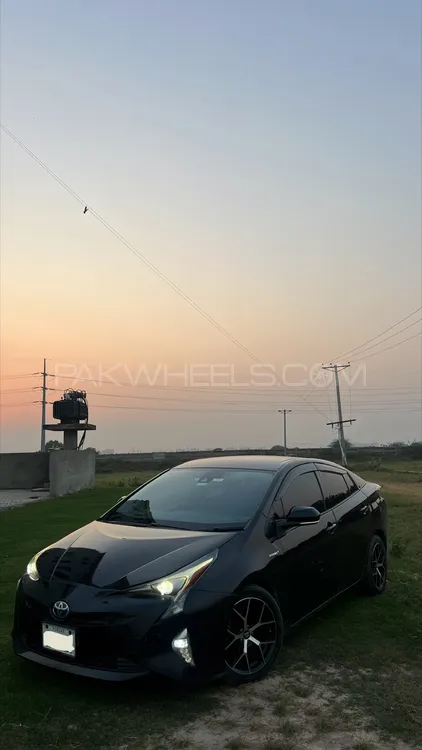 Toyota Prius 2017 for Sale in Lahore Image-1