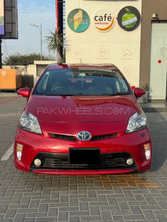 Toyota Prius 2011 for Sale in Lahore Image-1