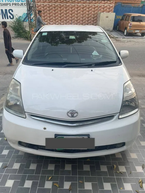 Toyota Prius 2007 for Sale in Lahore Image-1