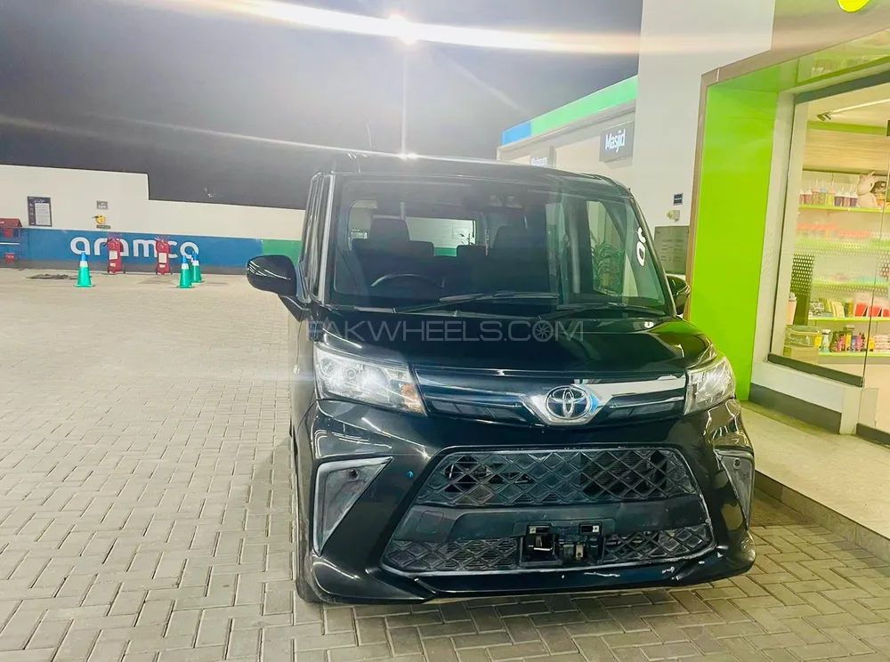 Toyota Roomy 2022 for Sale in Lahore Image-1