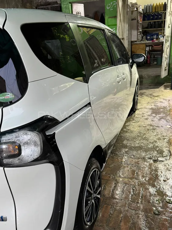 Toyota Sienta 2015 for Sale in Peshawar Toyota Sienta 2015 for Sale in Peshawar Image-2