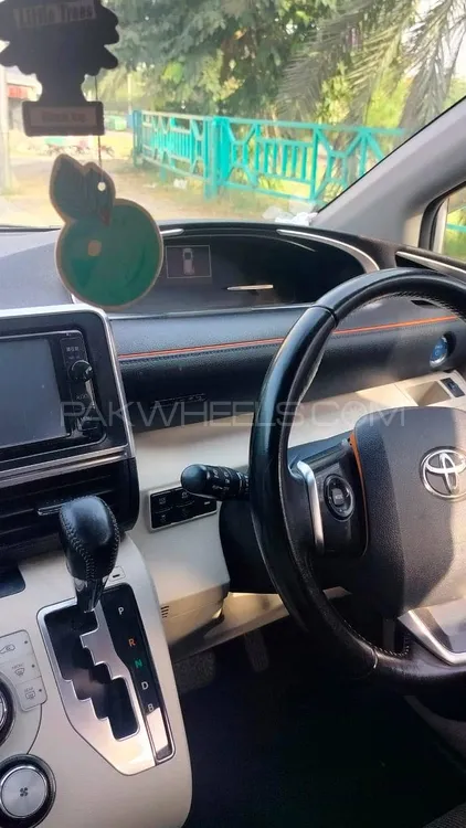 Toyota Sienta 2015 for Sale in Rawalpindi Toyota Sienta 2015 for Sale in Rawalpindi Image-3