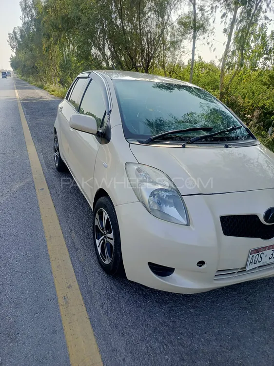 Toyota Vitz 2005 for Sale in Islamabad Image-1