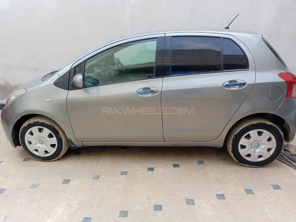 Toyota Vitz 2007 for Sale in Dera ismail khan Toyota Vitz 2007 for Sale in Dera ismail khan Image-1