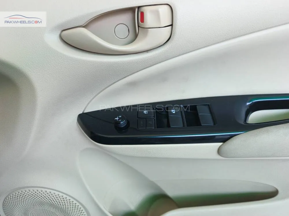 Toyota Yaris Sedan 2021 for Sale in Lahore Toyota Yaris Sedan 2021 for Sale in Lahore Image-12