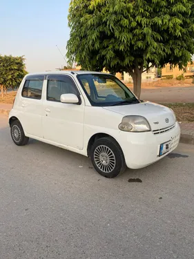 Daihatsu Esse 2012