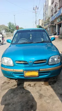 Nissan March Bolero 2001