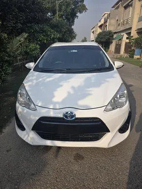Toyota Aqua S 2015