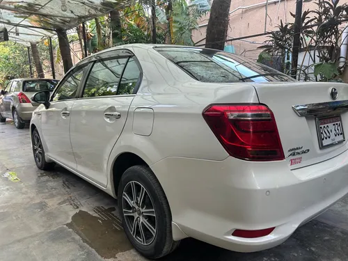 Toyota Corolla Axio Hybrid 1.5 2017