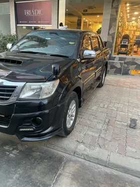Toyota Hilux D-4D Automatic 2011