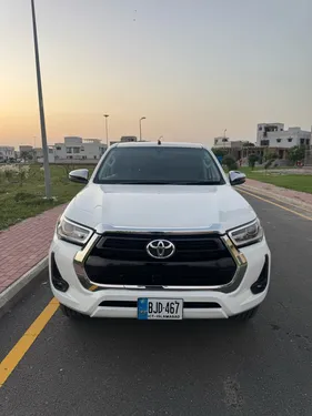 Toyota Hilux Revo V Automatic 2.8 2018