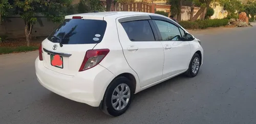 Toyota Vitz F 1.0 2015