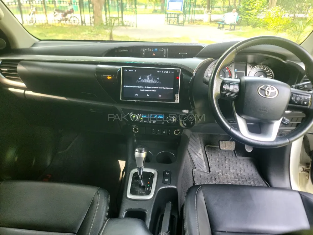 Toyota Hilux 2021 for Sale in Lahore Toyota Hilux 2021 for Sale in Lahore Image-9