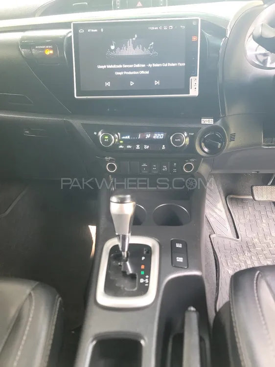 Toyota Hilux 2021 for Sale in Lahore Toyota Hilux 2021 for Sale in Lahore Image-12