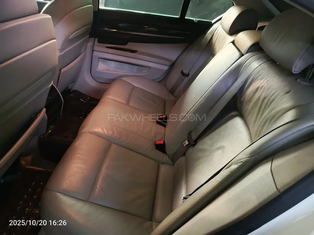 BMW 7 Series 2009 for Sale in Lahore BMW 7 Series 2009 for Sale in Lahore Image-3