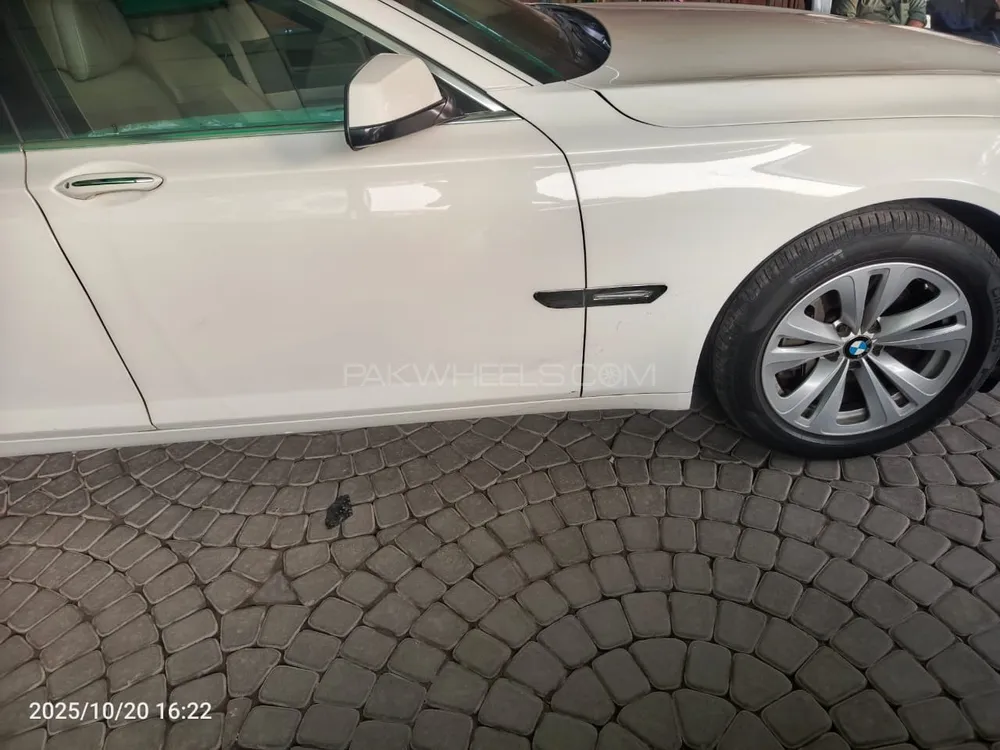 BMW 7 Series 2009 for Sale in Lahore BMW 7 Series 2009 for Sale in Lahore Image-12